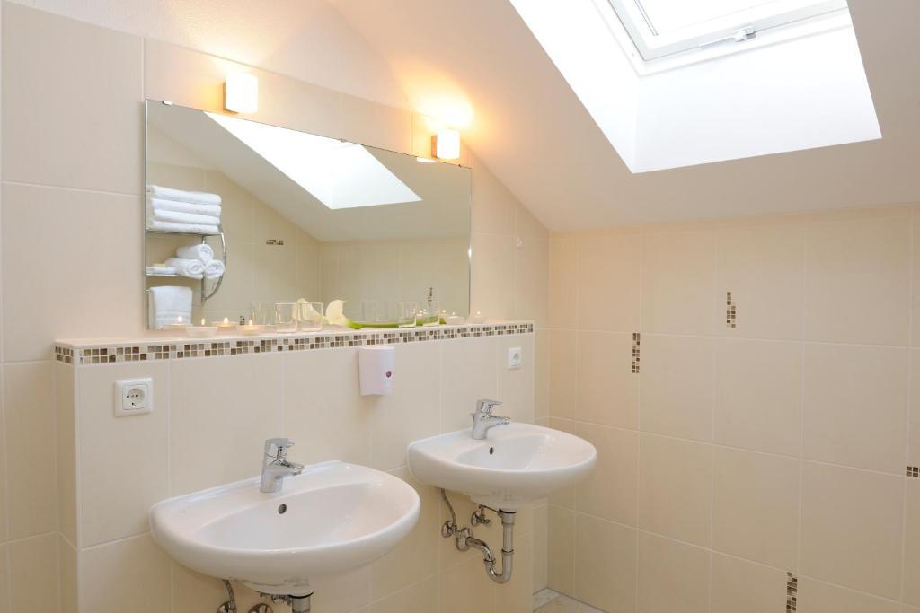 Hotel Inspiration Garni Tittmoning Habitación foto